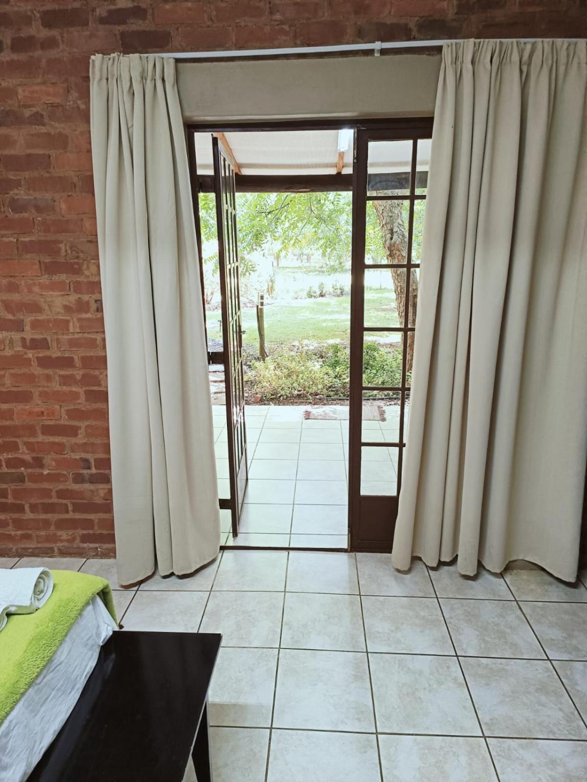 Millstream Inn Guest House Skeerpoort Room photo